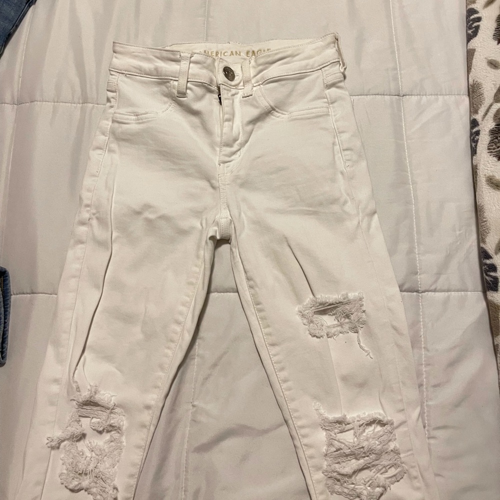 American Eagle white ripped jeans